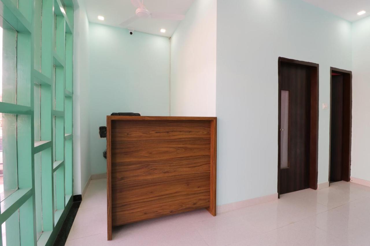 Oyo 64004 Hotel Kartar Zirakpur Esterno foto